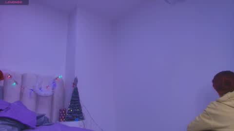 Emi online show from December 1, 7:08 pm