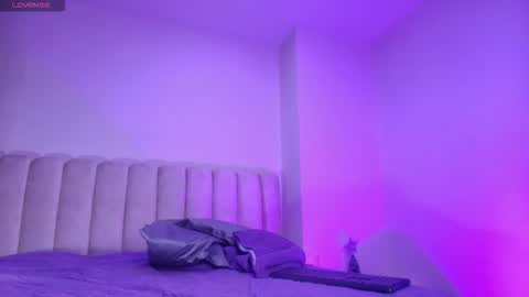 Emi online show from January 10, 7:26 pm