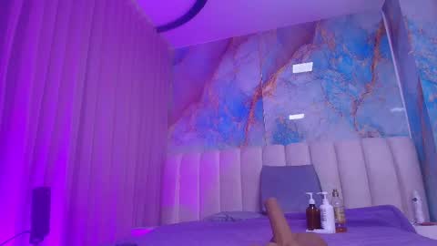 Emi online show from March 17, 7:17 pm