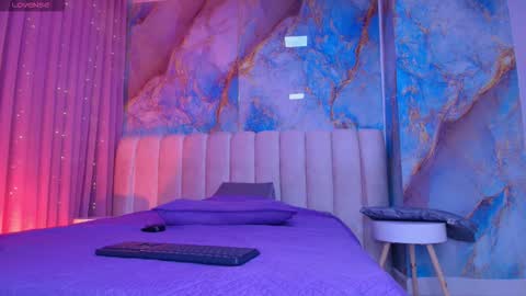 Emi online show from March 27, 7:24 pm