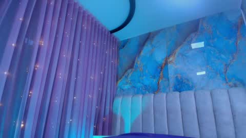 Emi online show from April 8, 7:36 pm