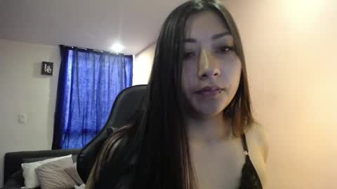 Mia zoe online show from December 10, 6:17 pm