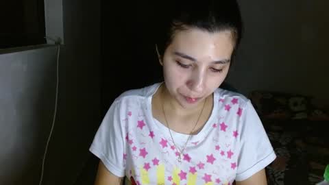 Snapshot of mia__lopez_ chatting on June 5, 4:41 am Mia online show from June 5, 4:41 am