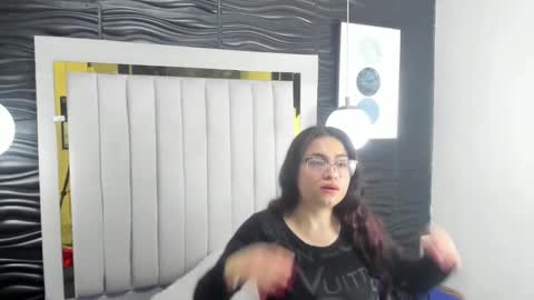 Dreams Couple online show from January 8, 1:11 am