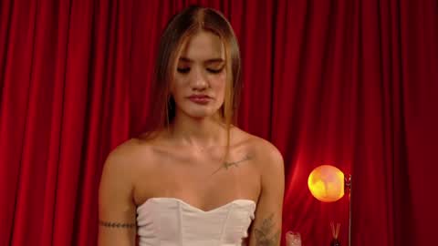 Mia Benett  online show from April 20, 12:30 pm