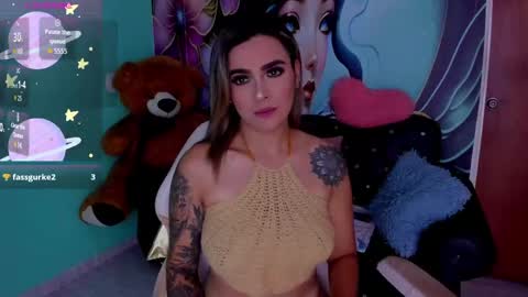 Mia online show from April 19, 7:27 pm