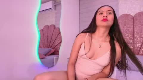 Mia  online show from April 18, 3:10 am