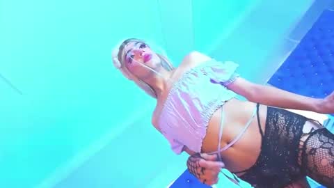 mia_collins09 online show from April 8, 5:46 pm