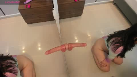 M I A  online show from February 24, 2:20 am