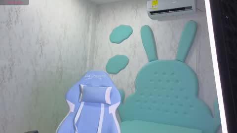 Mia Cuttee online show from September 28, 3:12 am