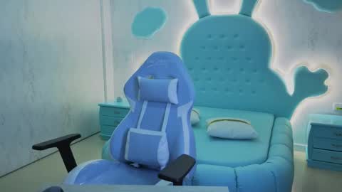 Mia Cuttee online show from October 20, 3:29 am