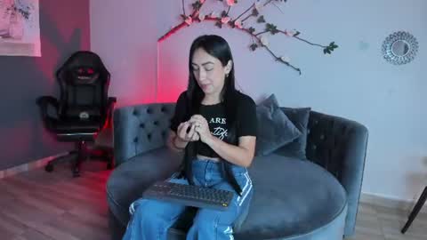 Snapshot of mia_davis__ chatting on July 15, 11:26 am mia_davis__ online show from July 15, 11:26 am