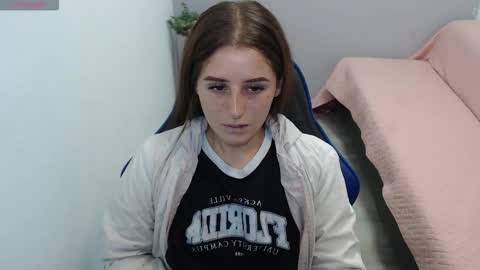 Mia online show from February 13, 1:51 pm