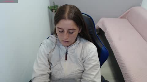 Mia online show from February 27, 2:06 pm