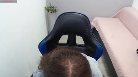 Mia online show from March 2, 1:51 pm