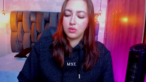 mia_ferrer18 online show from July 12, 3:47 pm
