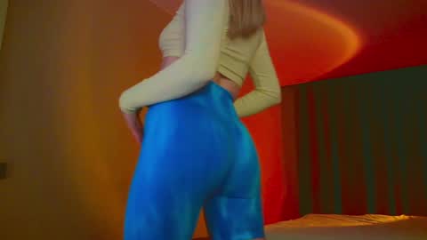 Mia online show from January 31, 2:48 am