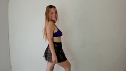 Mia online show from January 16, 11:27 pm