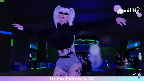 Mia online show from April 16, 11:29 pm