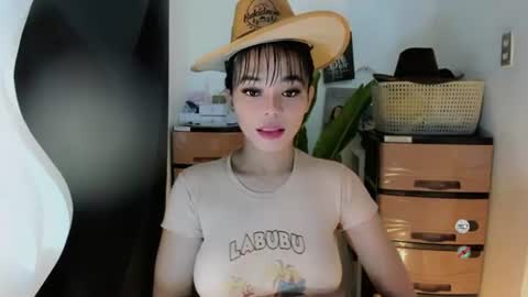 M I A online show from July 18, 9:02 am