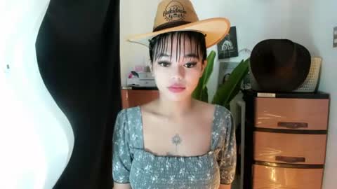 M I A online show from July 19, 2:04 am