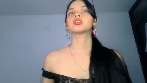 mia lucy 21 online show from June 28, 5:13 am