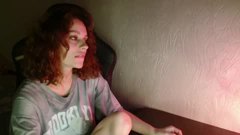 mia_luiza online show from June 9, 9:37 pm