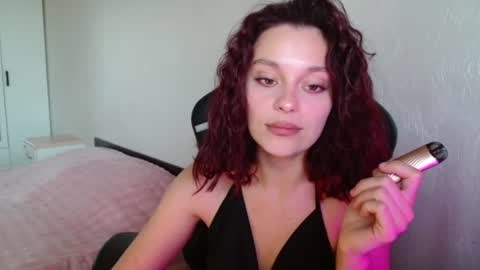 mia_luiza online show from June 17, 9:45 am