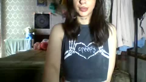Mia online show from June 23, 11:08 am