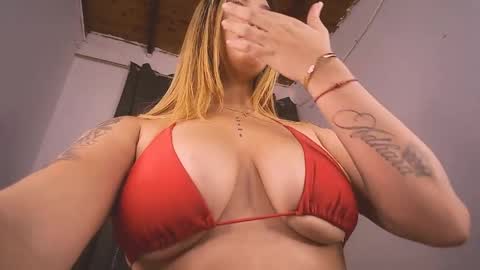 Snapshot of mia_millers2311 chatting on May 5, 1:52 pm mia independent model online show from May 5, 1:52 pm