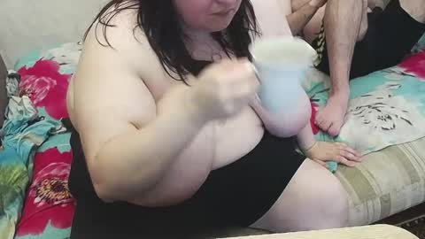 mia_muv online show from May 25, 7:25 am
