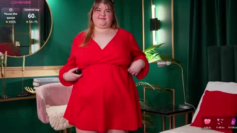 Snapshot of mia_of_your_dreams chatting on June 1, 5:47 pm Sweet Mia online show from June 1, 5:47 pm