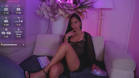 Mia online show from March 11, 7:31 pm