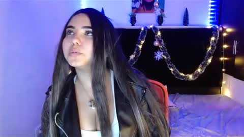 Mia  online show from December 27, 3:59 pm