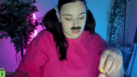 Mia online show from February 20, 6:19 am