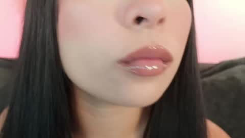 Mia online show from May 27, 11:35 pm