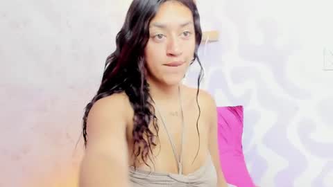 Mia . online show from April 11, 11:03 am