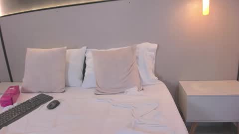 M I A online show from March 11, 12:22 pm