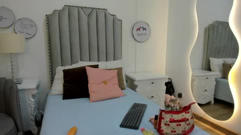 mia_tentacion__ online show from May 16, 7:34 pm