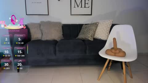 Mia online show from February 23, 1:08 pm