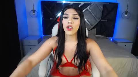 Snapshot of mia_yourhottie chatting on January 14, 2:40 am Mia online show from January 14, 2:40 am