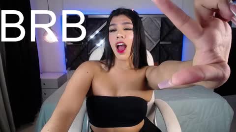 Snapshot of mia_yourhottie chatting on February 11, 2:03 am Mia online show from February 11, 2:03 am