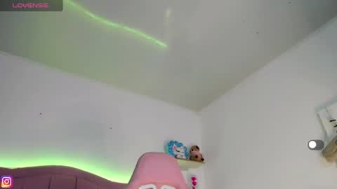Mia online show from June 20, 9:06 pm