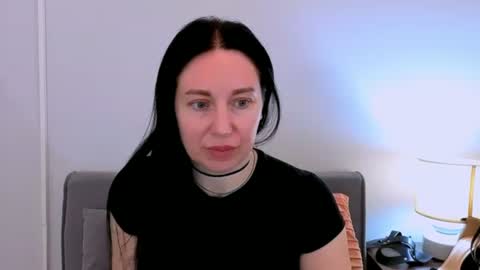 Mia online show from March 4, 4:24 pm