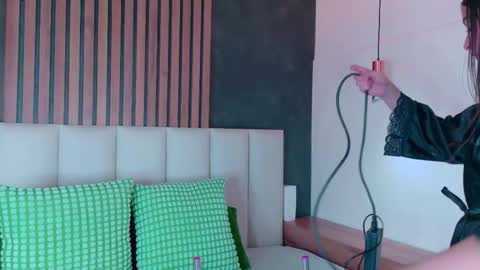 miaanderson__ online show from January 31, 8:51 pm