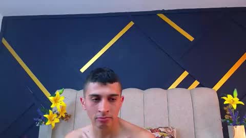 miaandrony online show from March 29, 7:25 pm