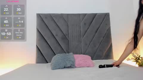 miaatorres_ online show from August 3, 11:48 am
