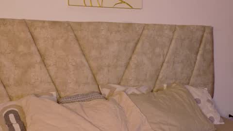 miablumm_ online show from December 2, 11:37 am