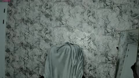 Mia online show from April 1, 6:38 pm