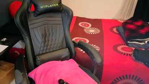 Mia online show from March 28, 2:33 am